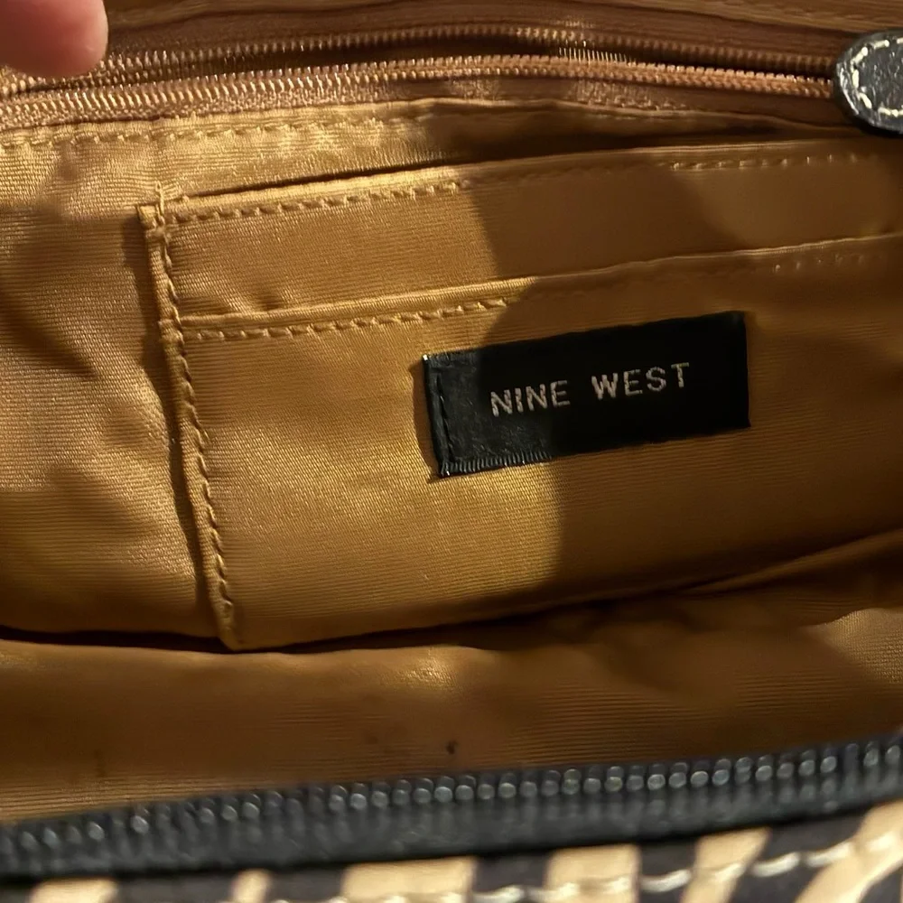 Nine West Black and Tan Handbag - Picture 2 of 12